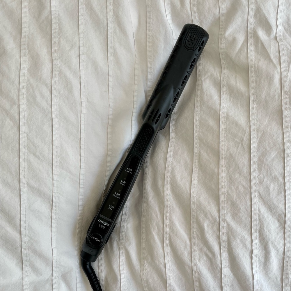 Croc Pro Led Black Titanium 1”Flat Iron